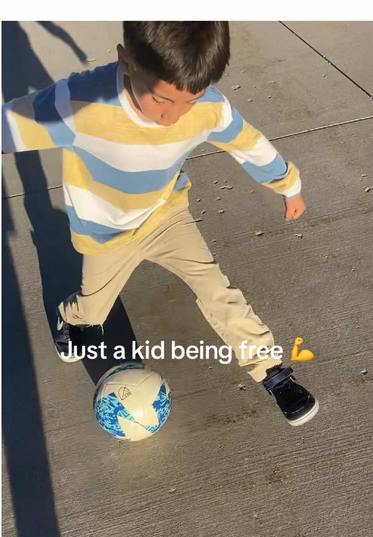 @Baby Soccer prodigy ⚽️