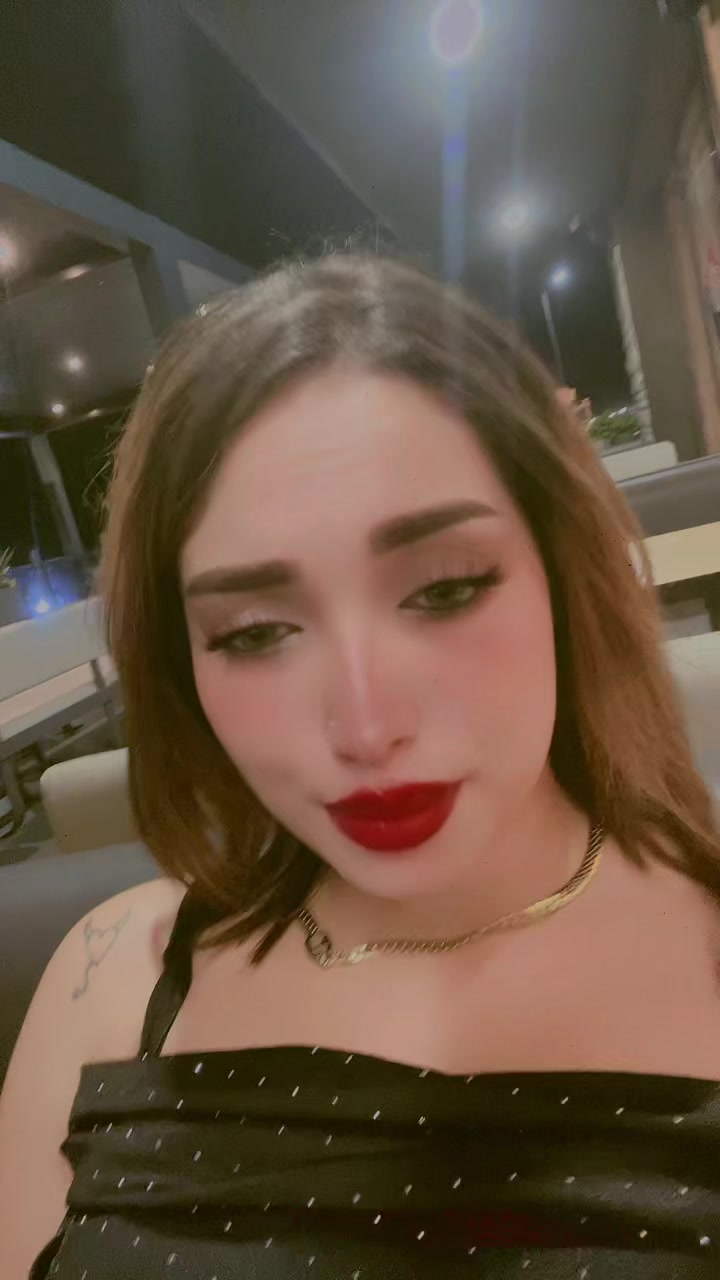 @The_queen👑