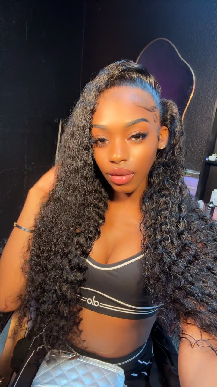@luhneeezzy