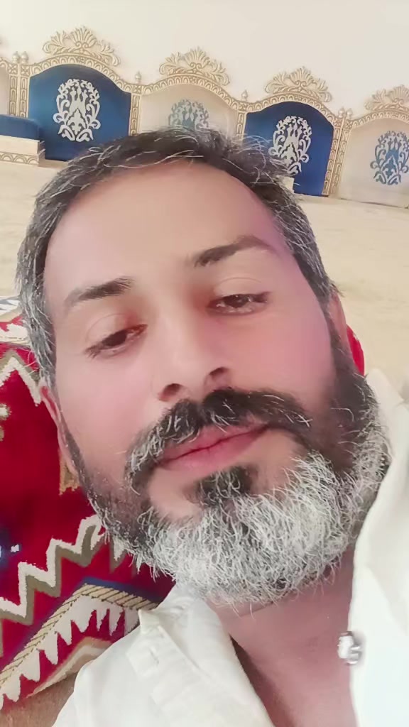 @غلام اكبر