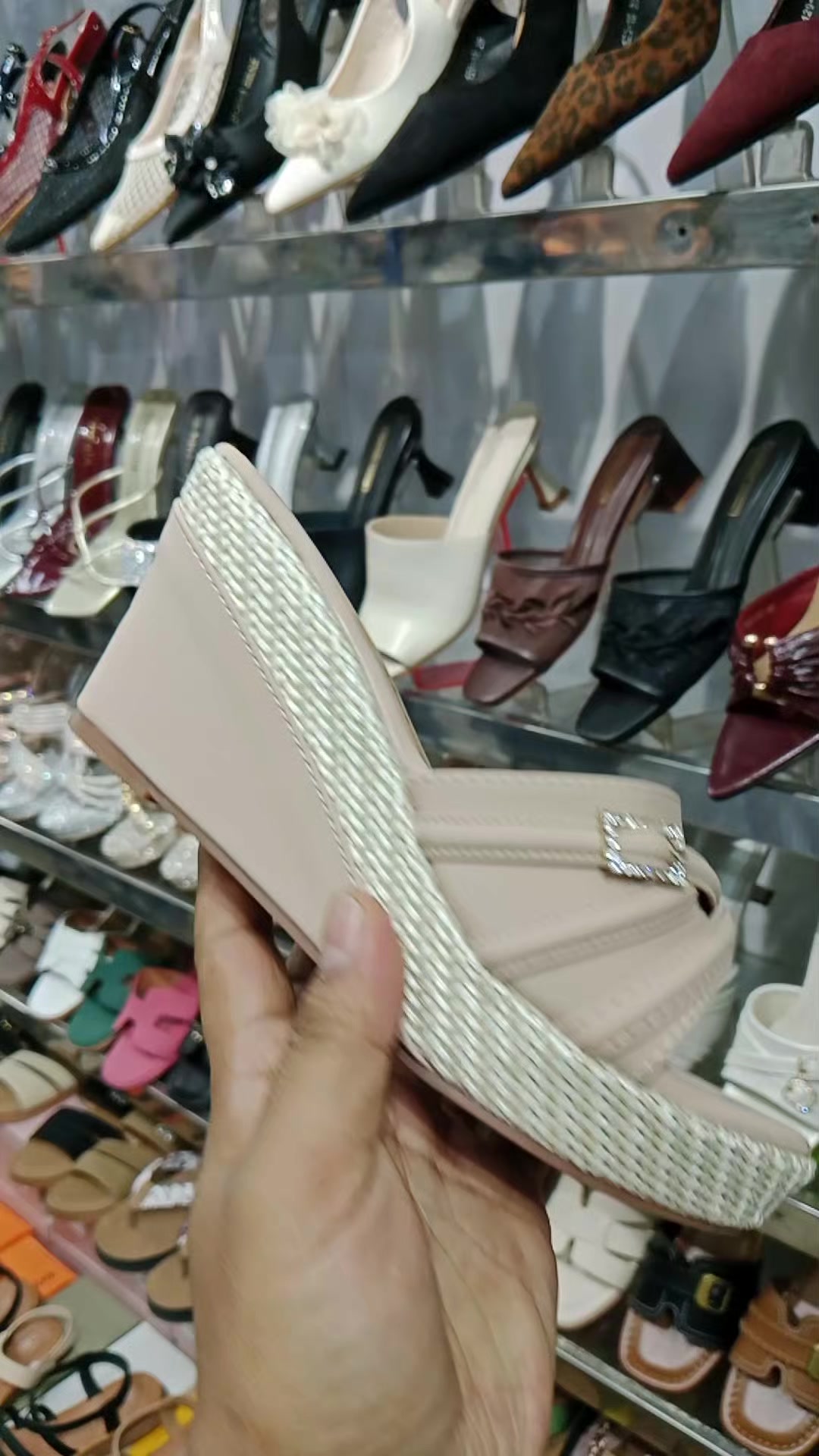 @@Walk To Walk shoe store