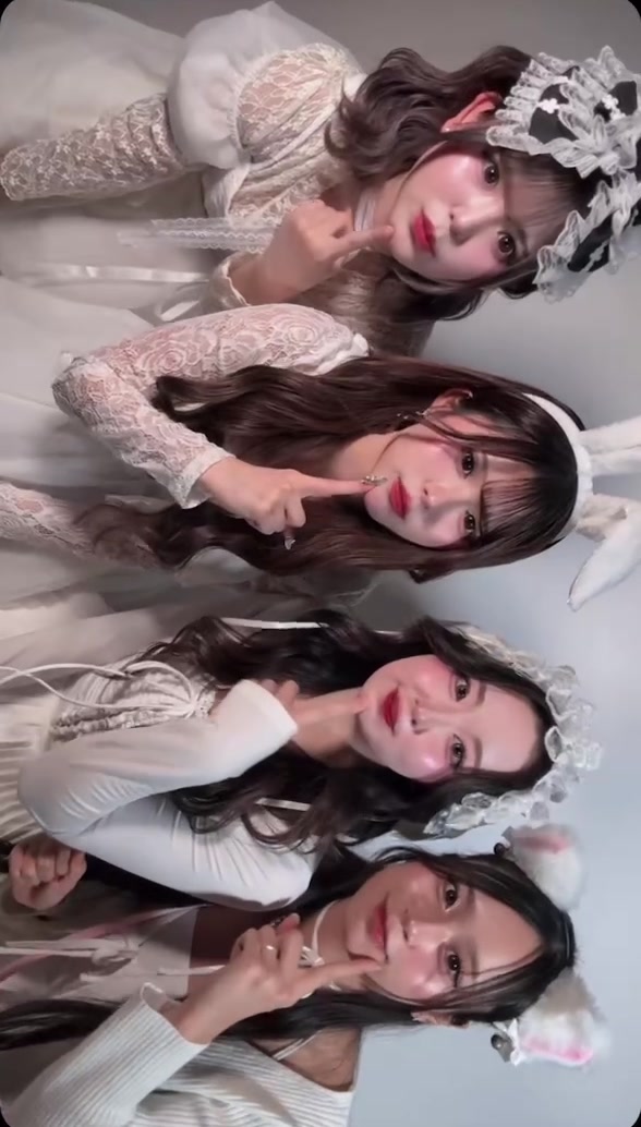@なな