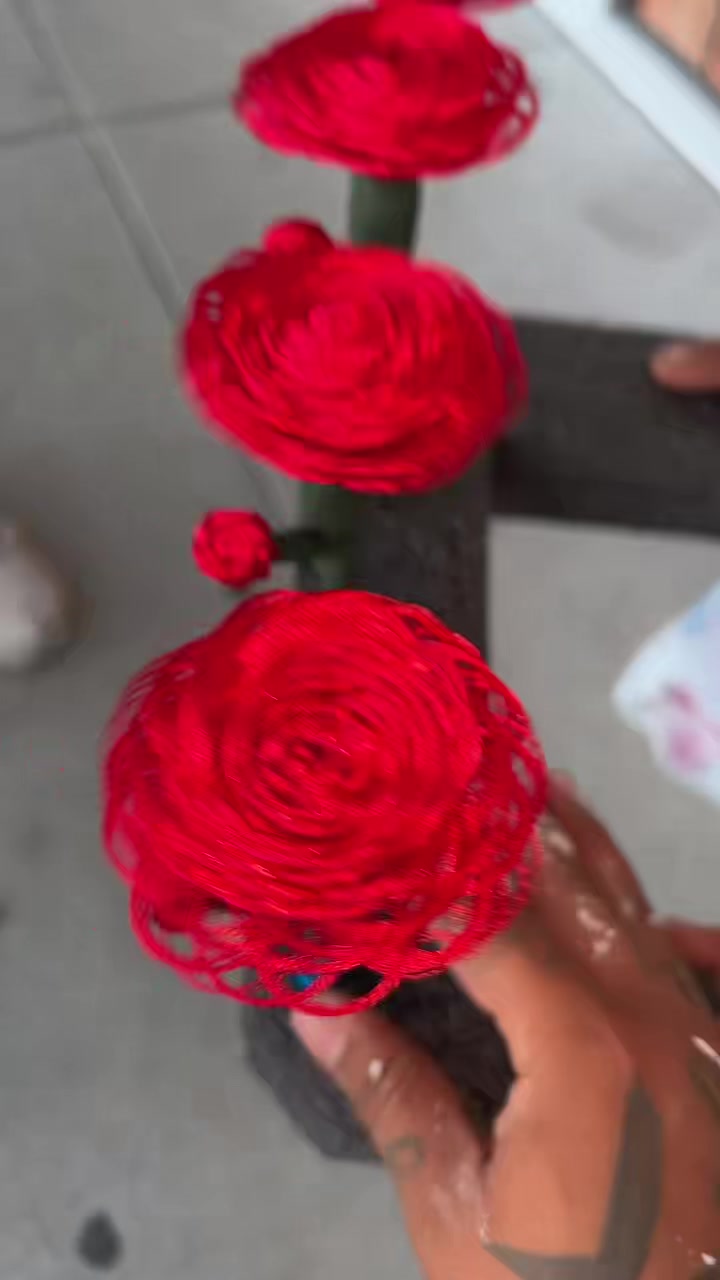 @lalalopez