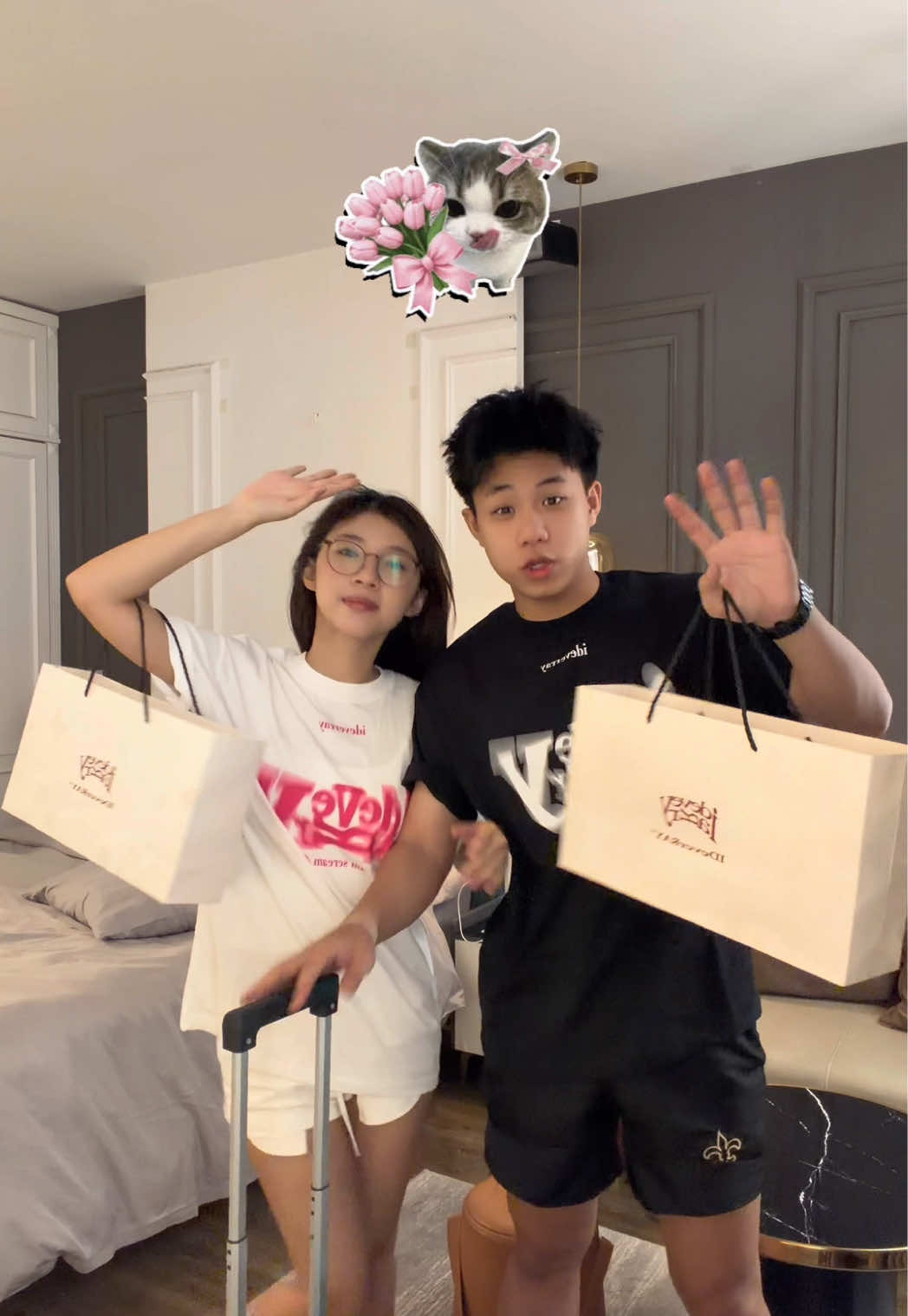 @tốt nghiệp xong cưới ♡