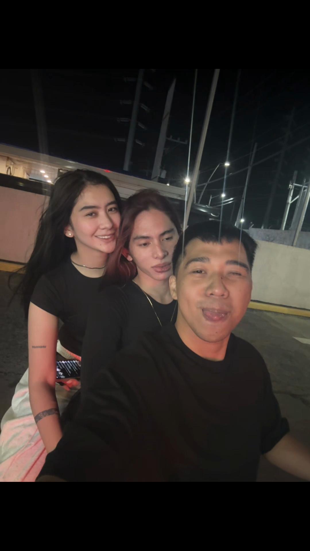 @Rj