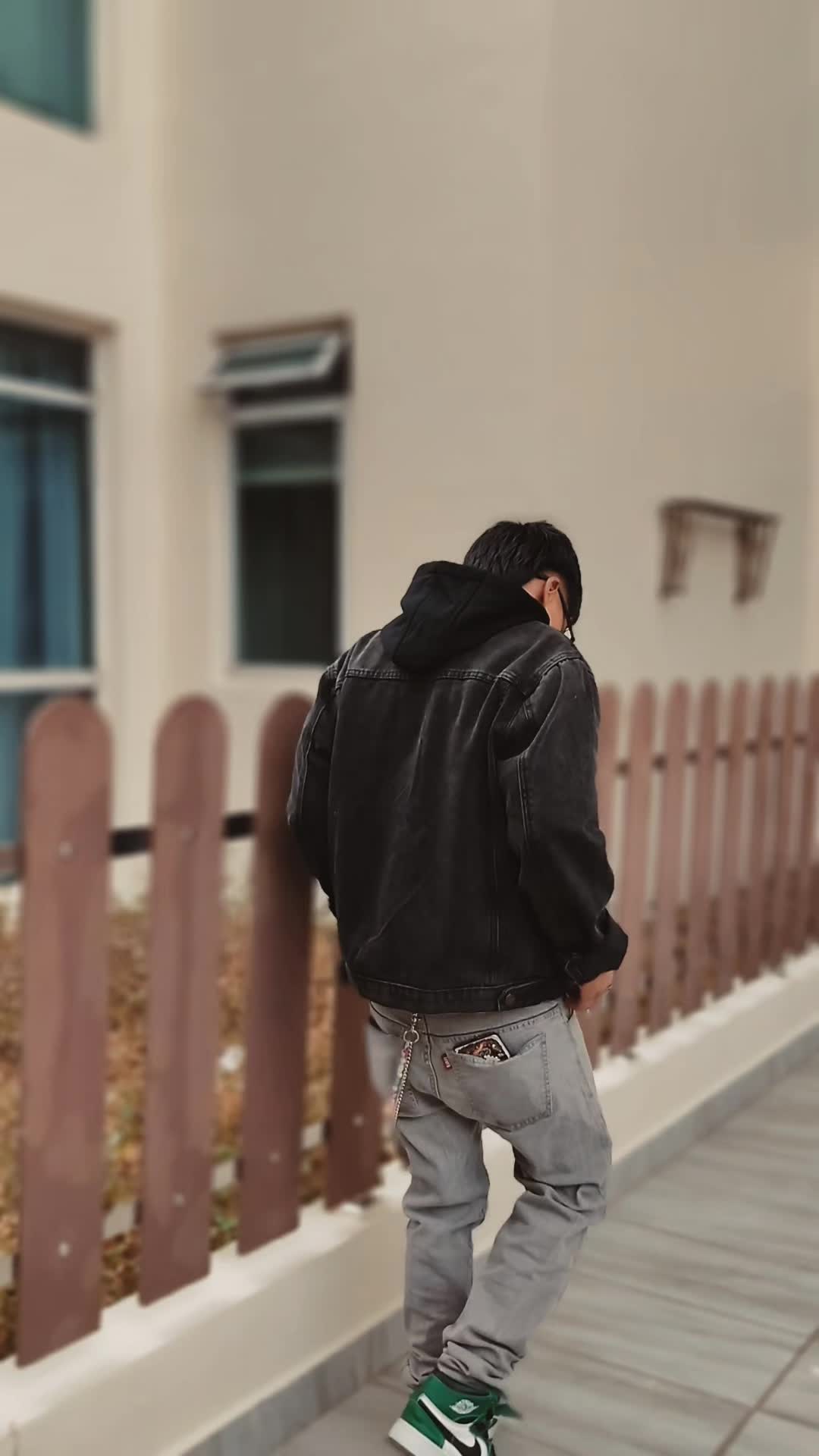 @DoRJeY YOUnG...🧃