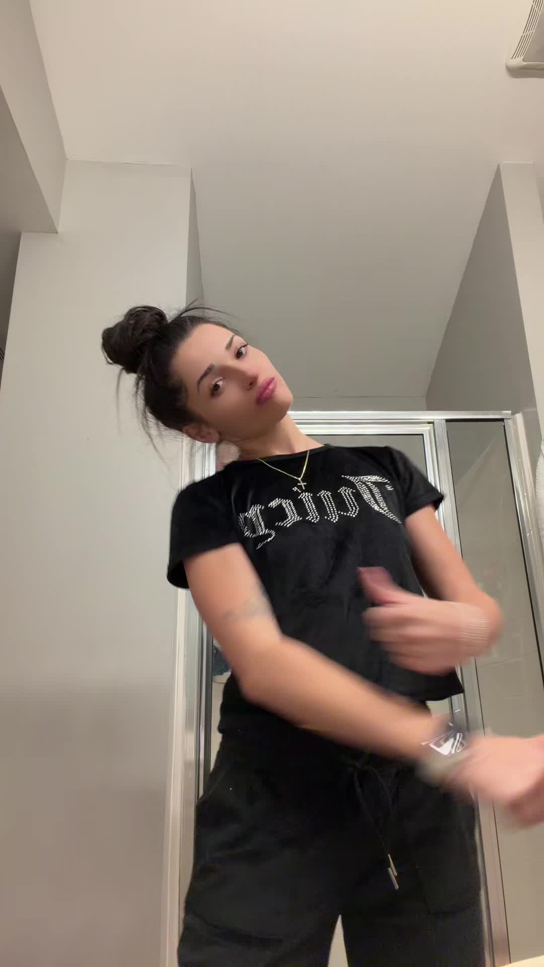 @Aly 🖤