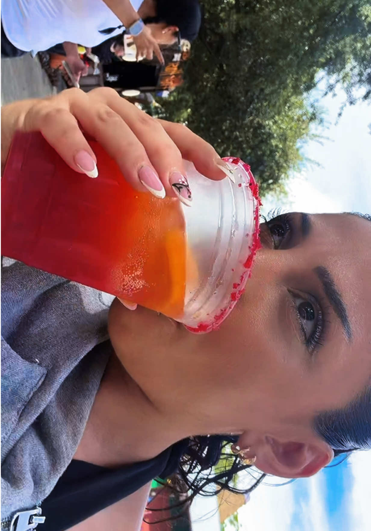 @Itsthatgirl_lara