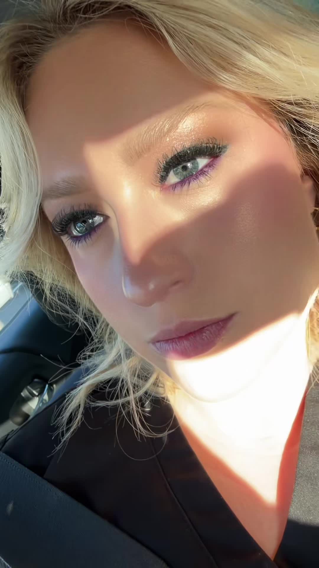 @pixiedustb