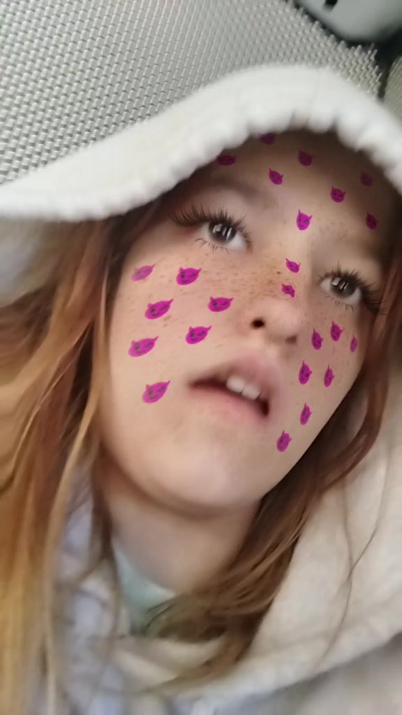 @Vyholdengirl07
