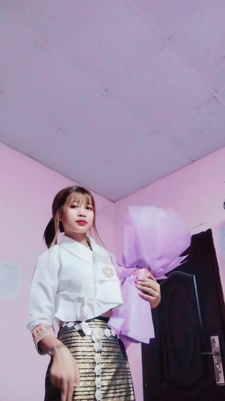 @Nadi ᥫ᭡