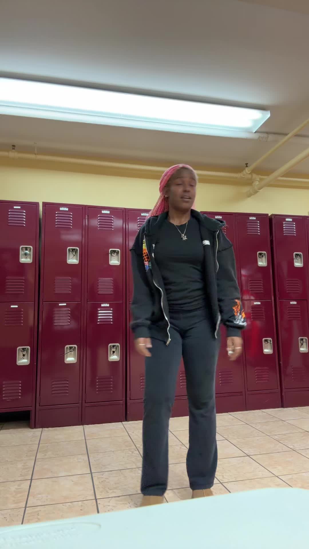 @UnhingedQueen👩🏾&zwj;🎤👑