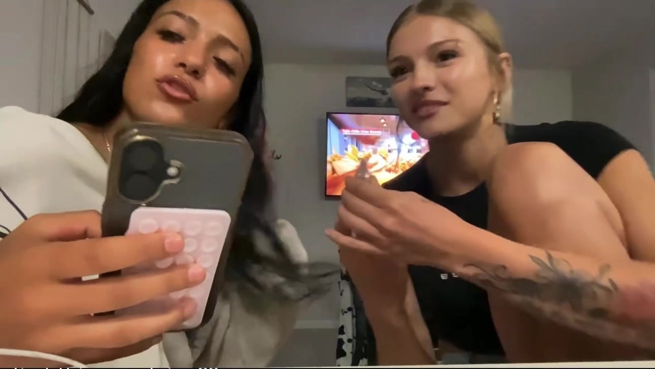 @izzyandalanna.archive