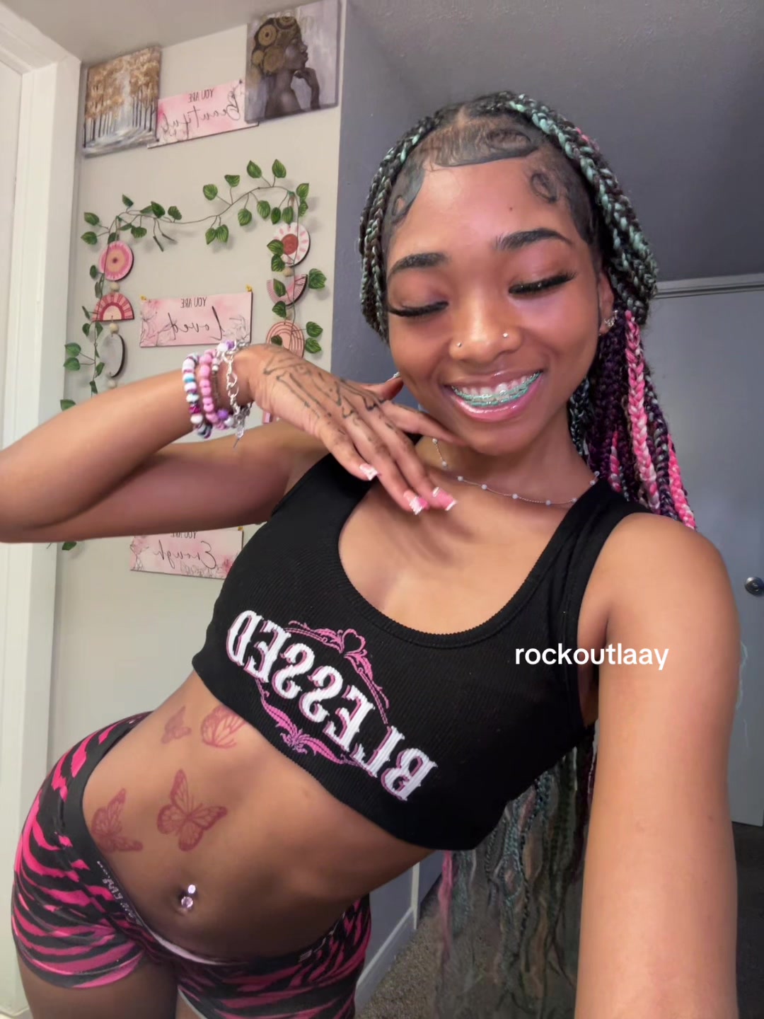 @rockoutlaay