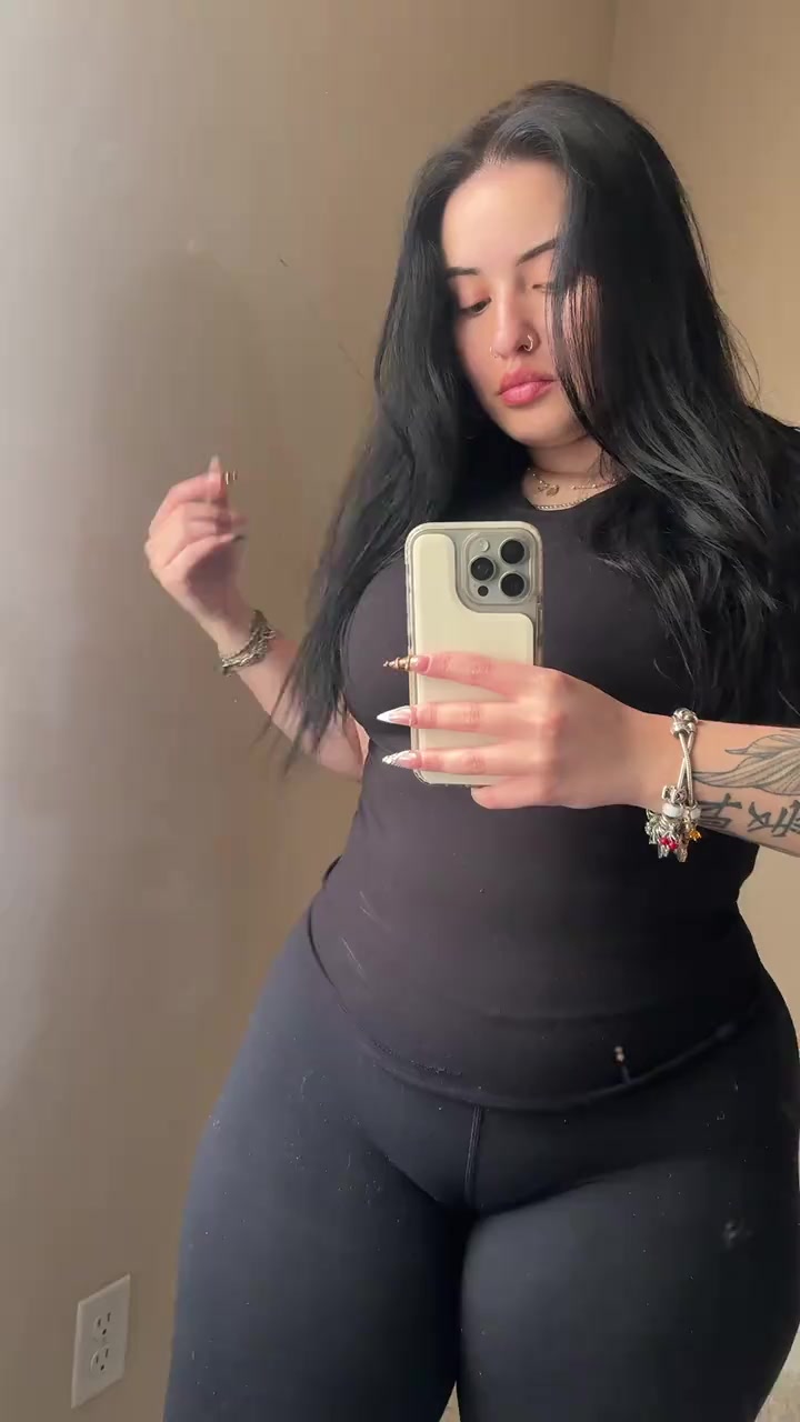 @CurveGirls