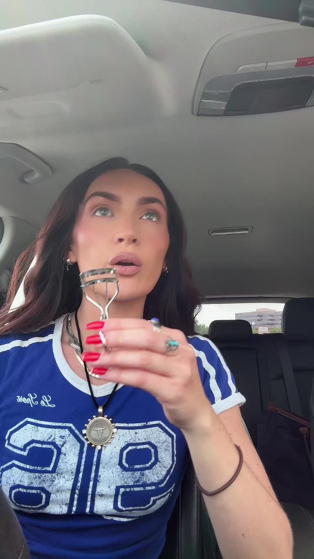 @CJ