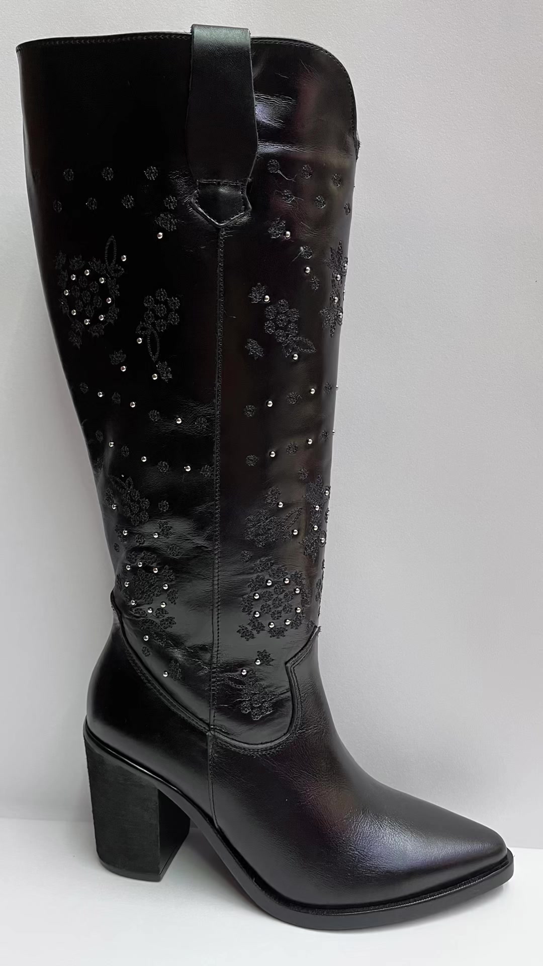 @Luxy Zapaterias