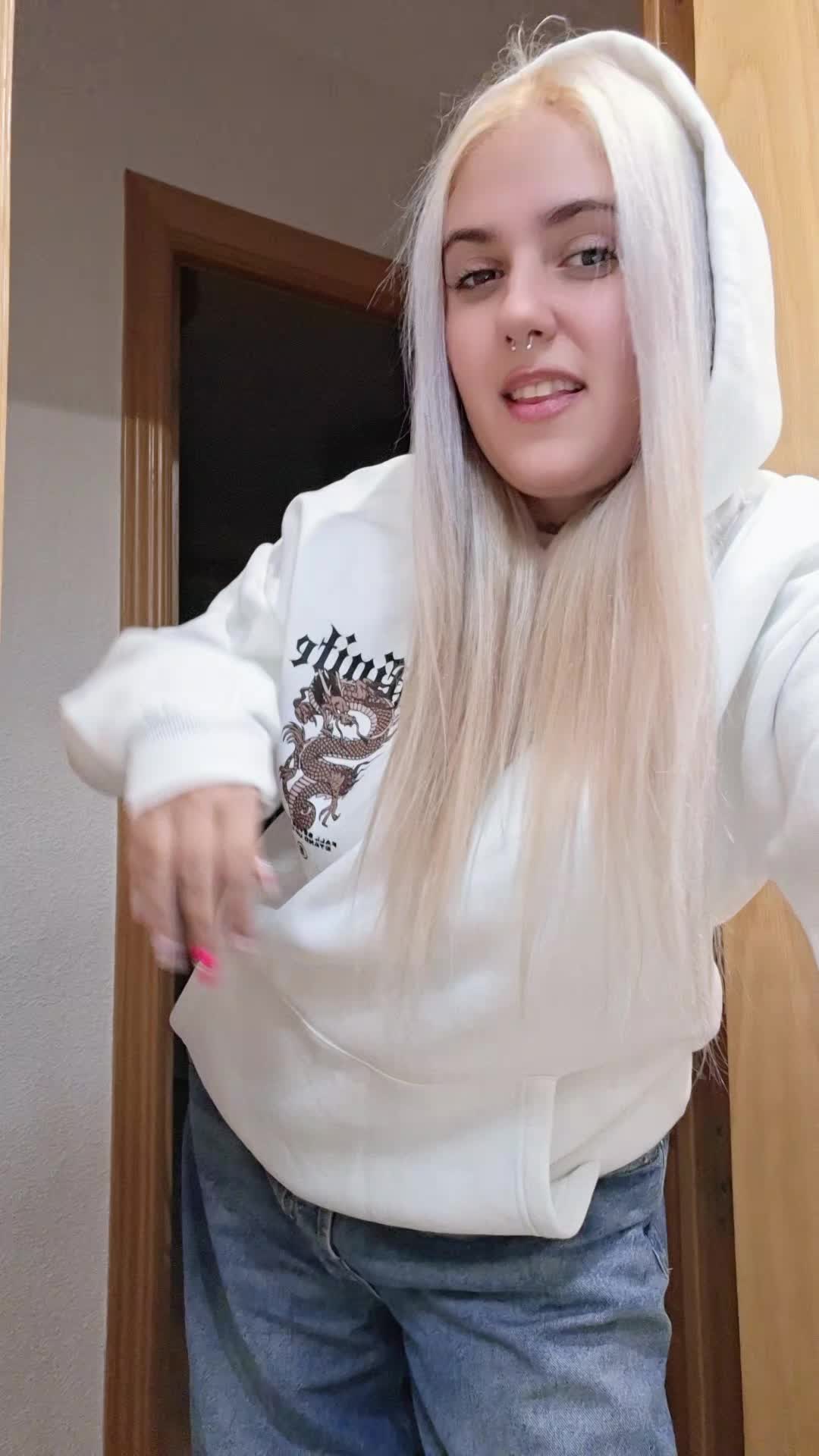 @SeñoritaEsme