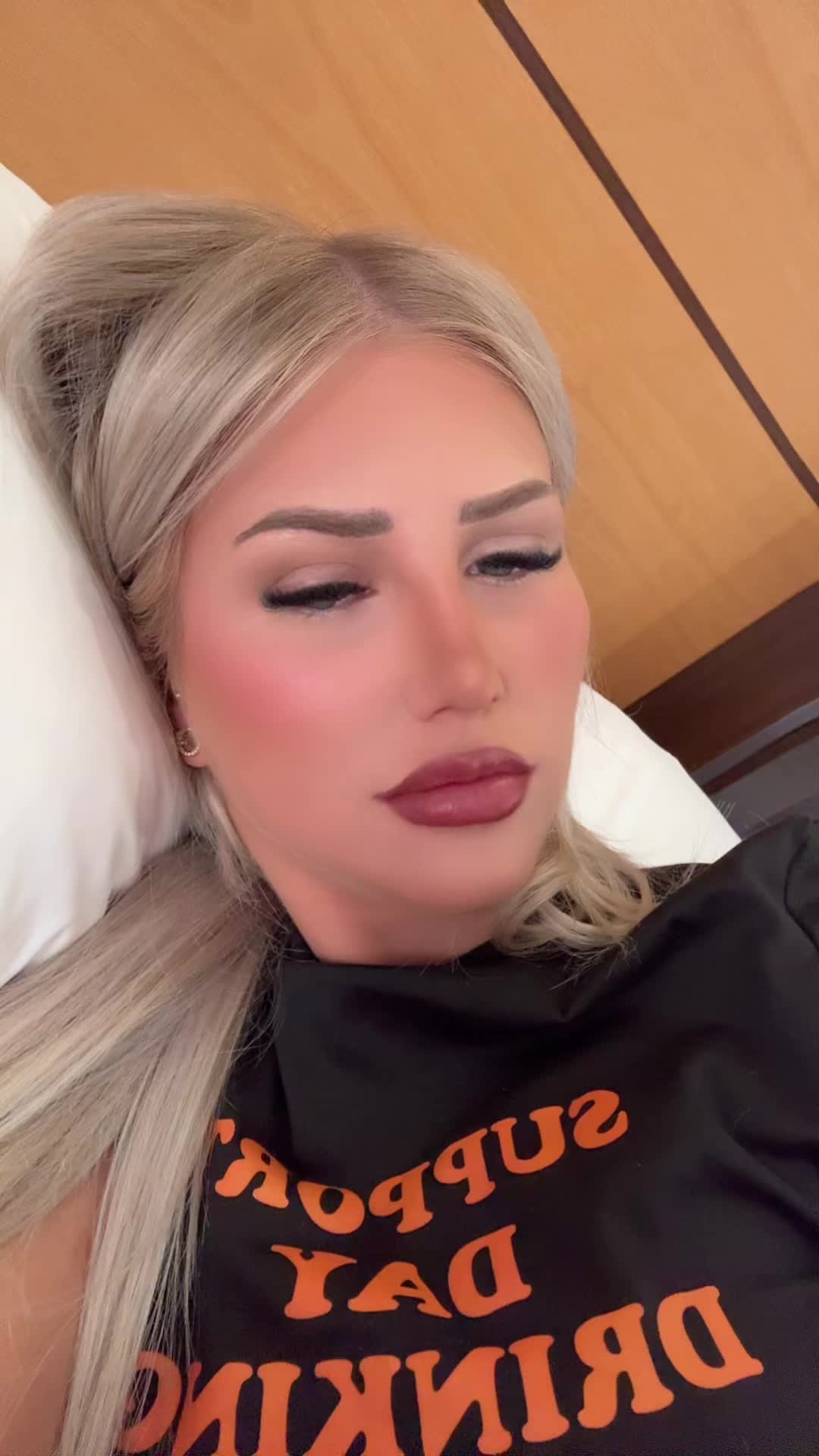 @Bella