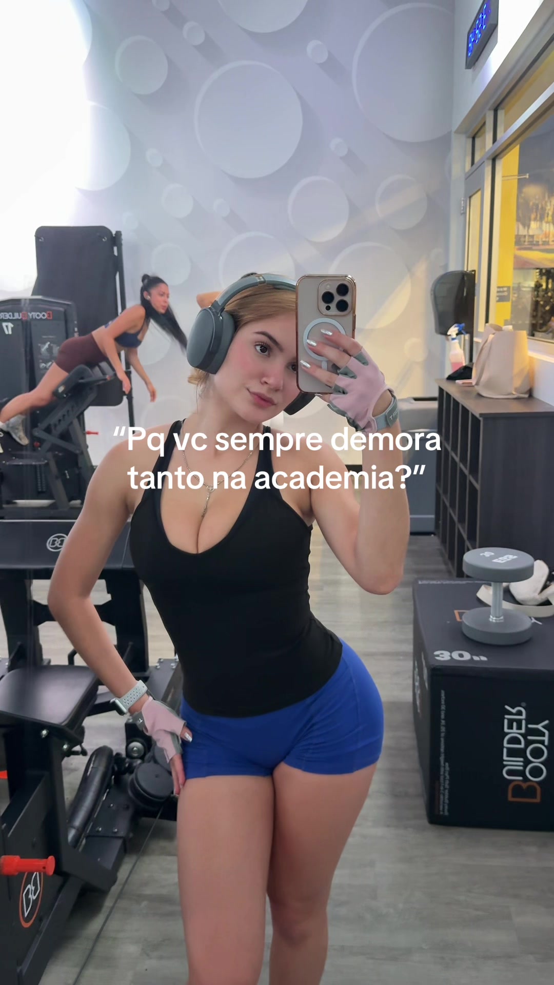 @Giovanna Serrano