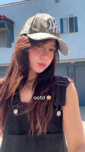 @kyradical_
