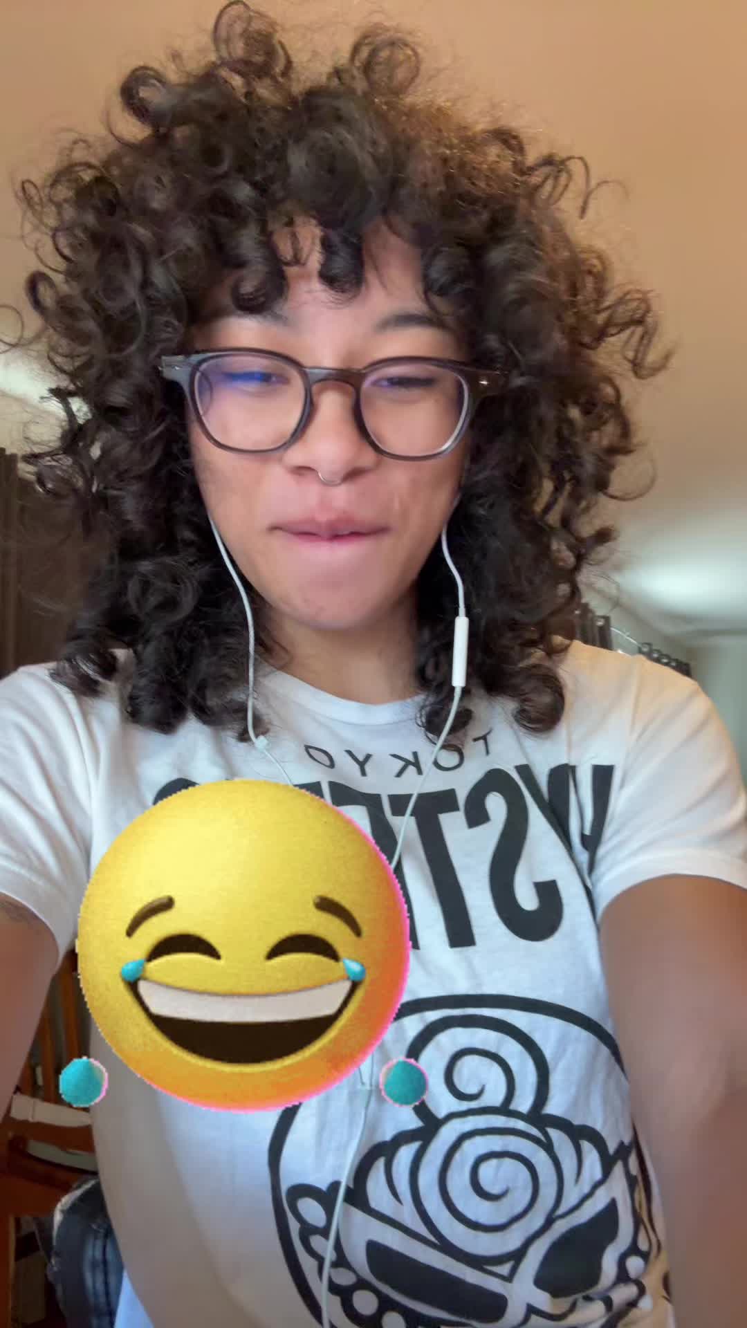 @:3