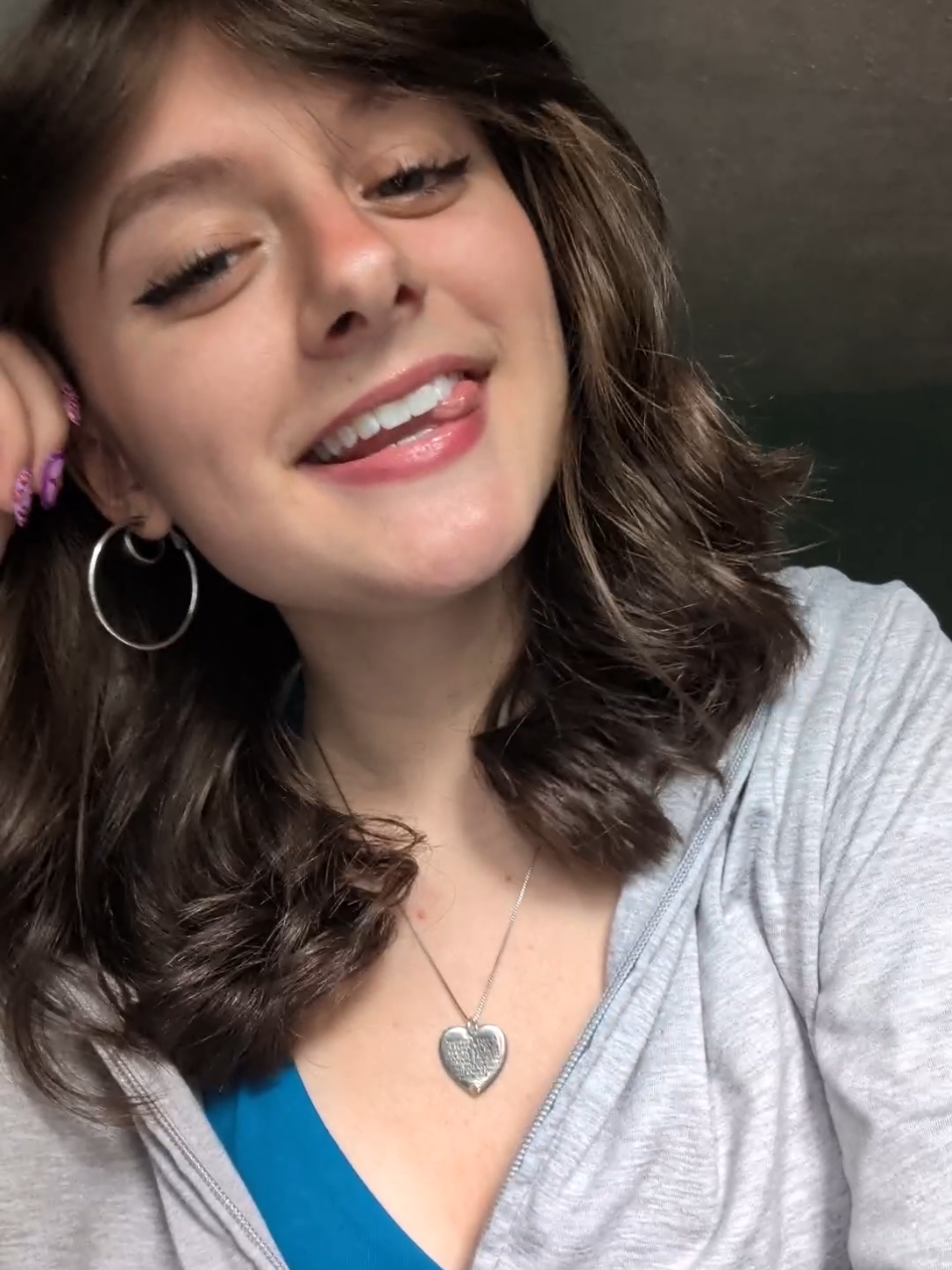 @ItsAbigailOfficial