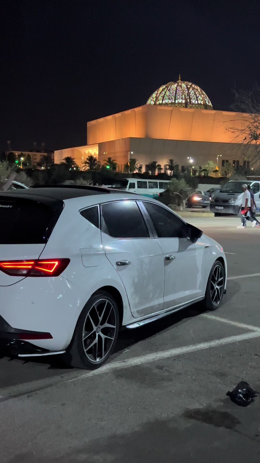 @ayoub.leonfr1
