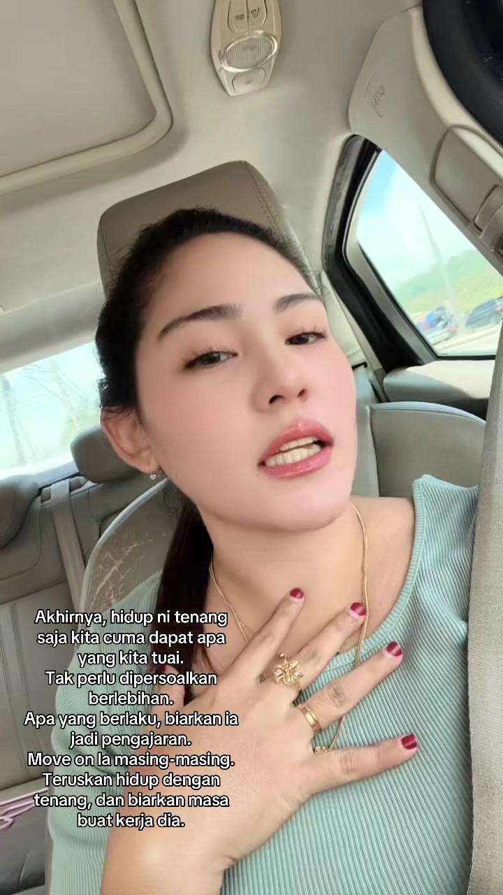 @ᴍᴀʀɪᴘᴏꜱᴀ 🦋