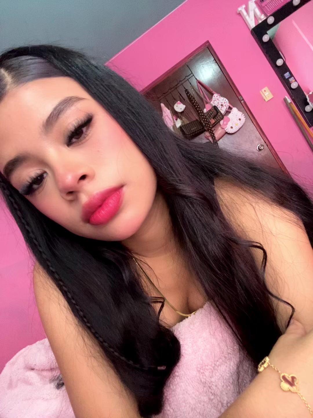 @momis🍒