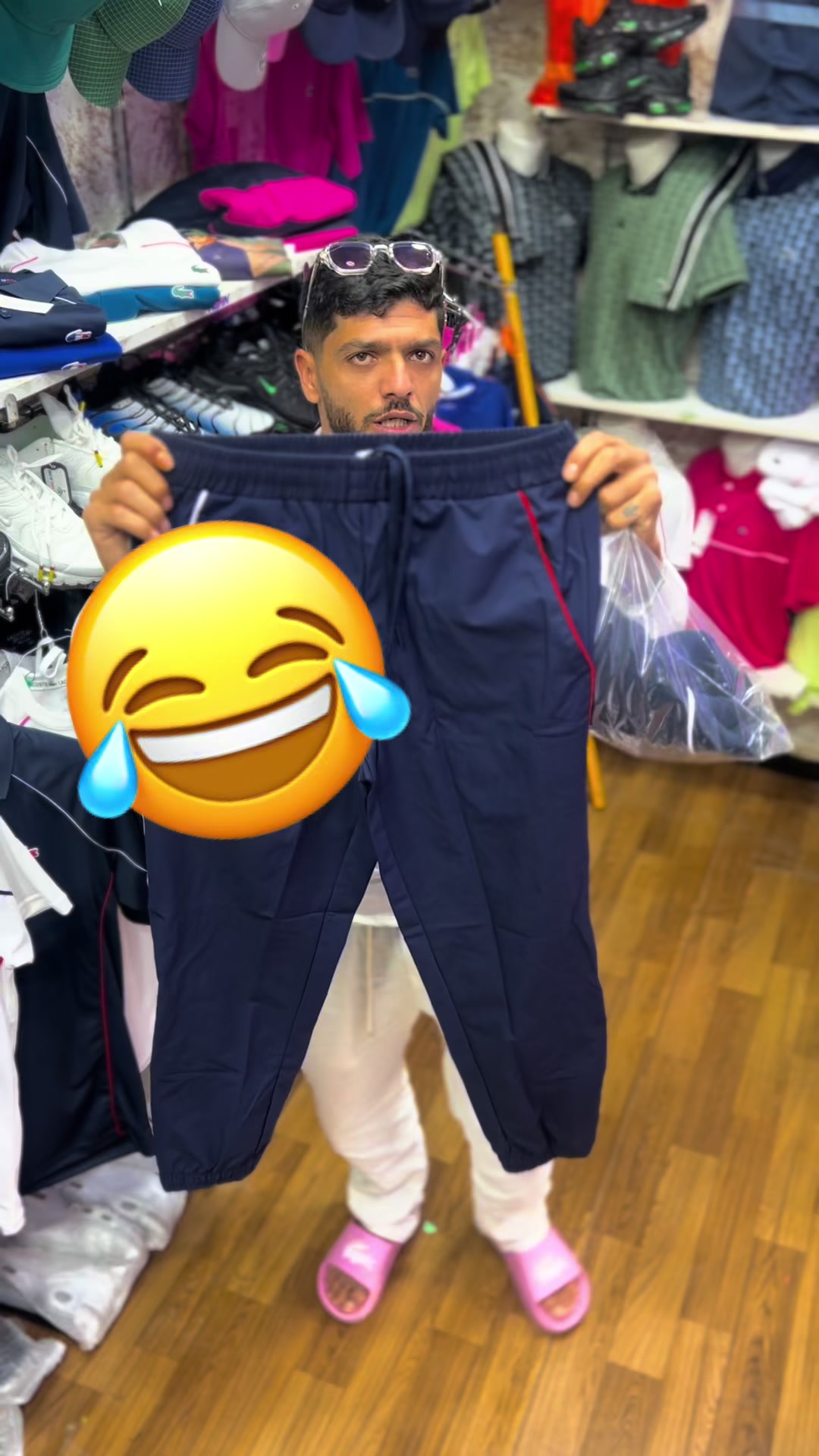 @Parisien💙❤️👕👖👟🕶👔🧢