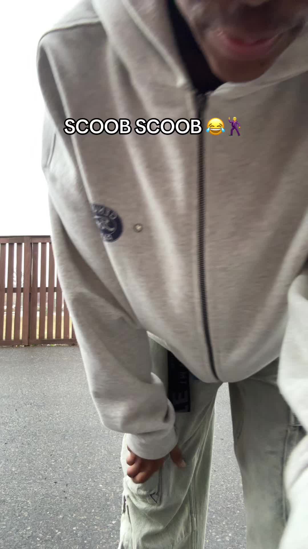 @￼