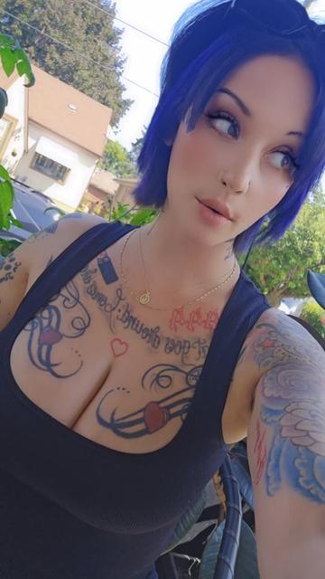 @༺_Poison.Queen_༻🌴