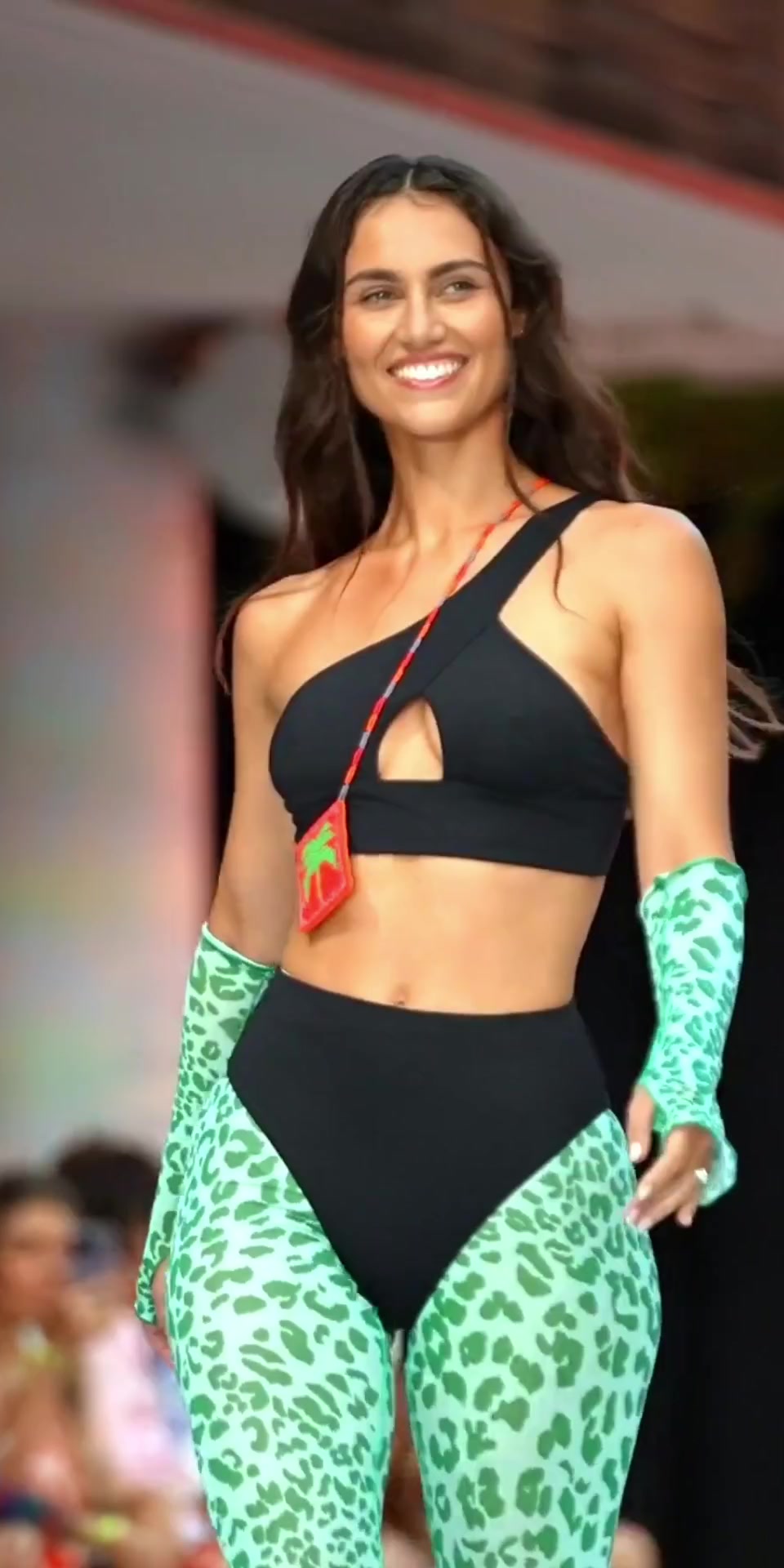 @FASHIONUDIRA