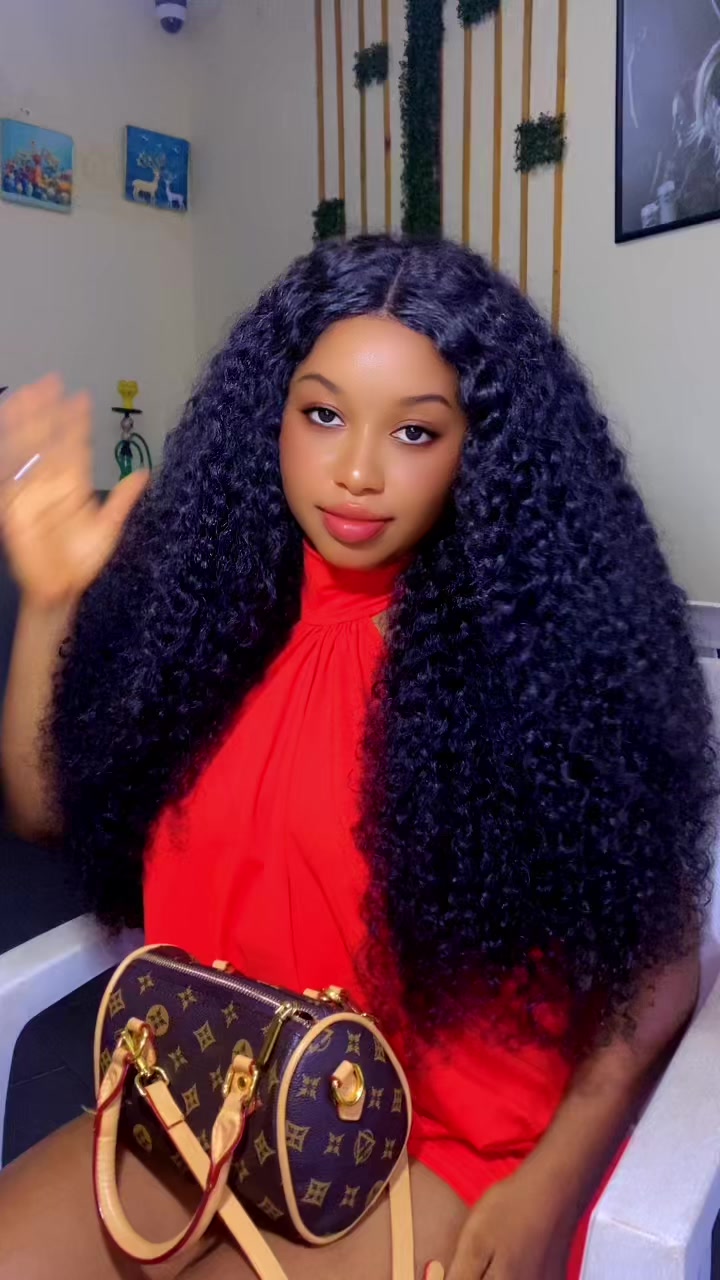 @AWINHA👸🇬🇼