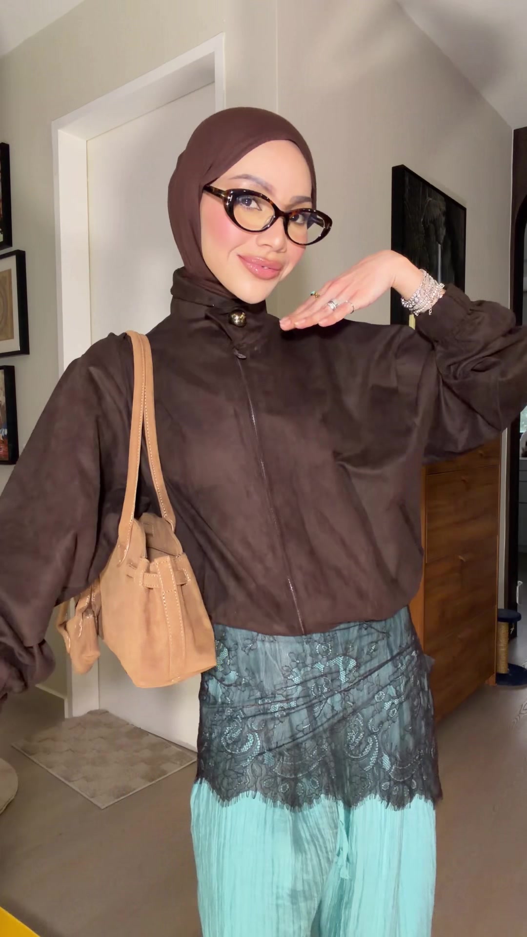 @Khainina Khalil