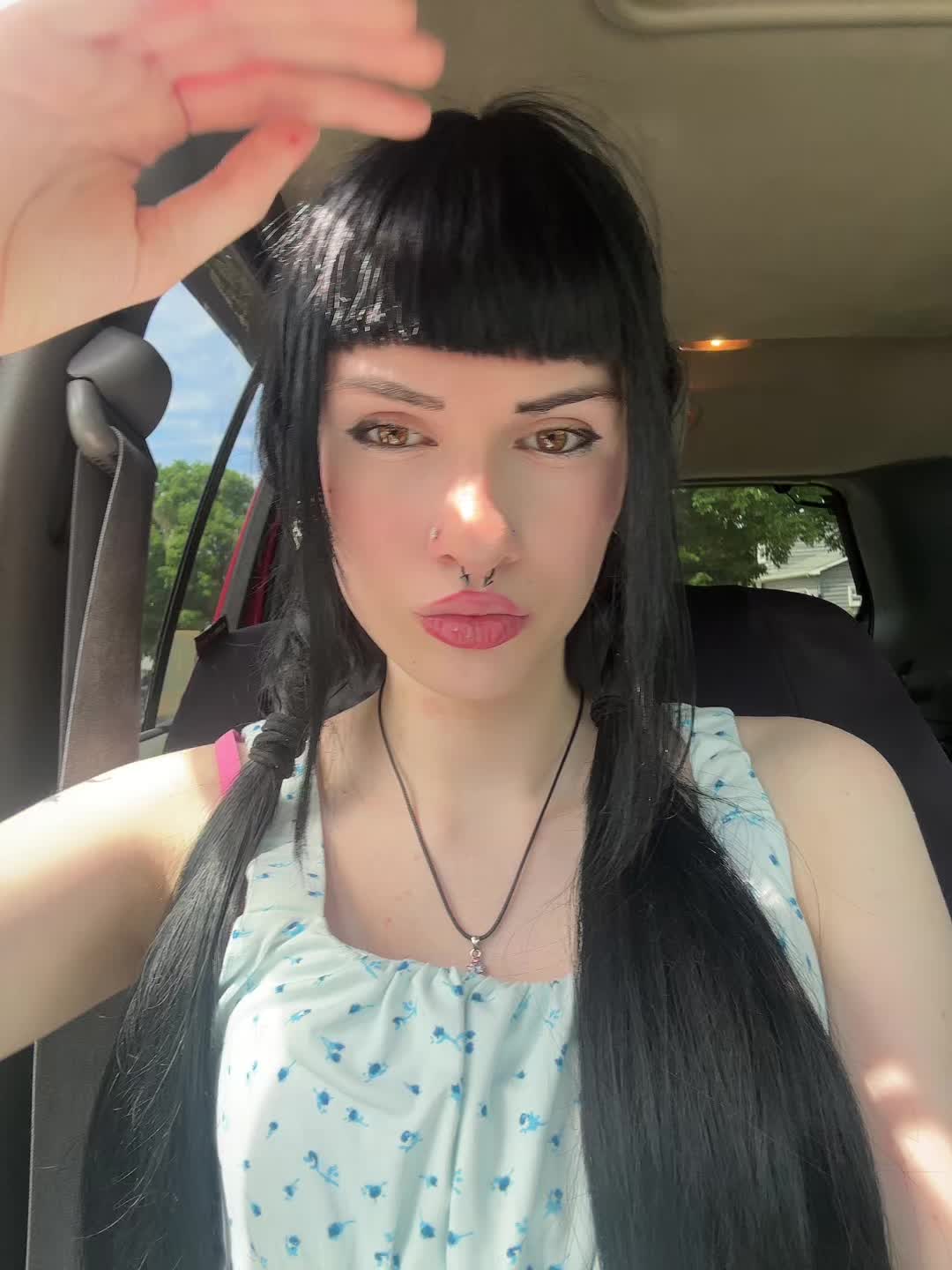@ᴸⁱˡˡʸ