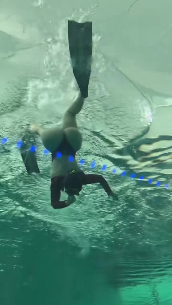 @Tropicwavegirls