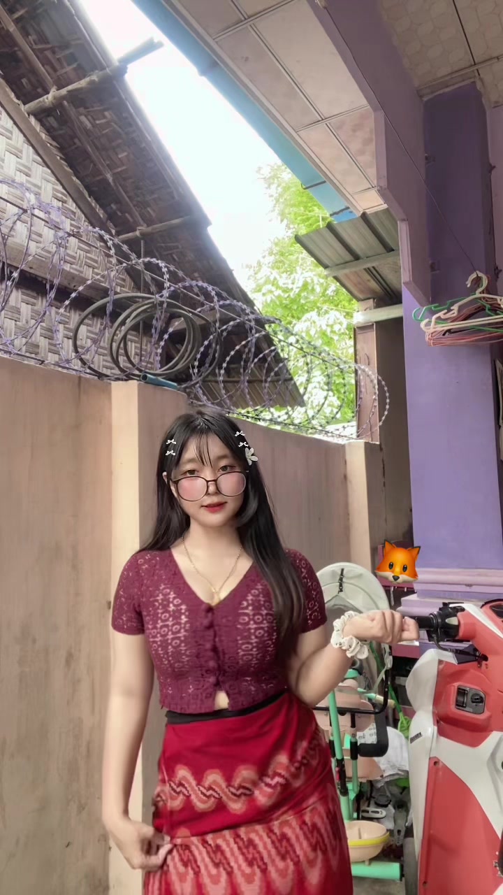 @<3