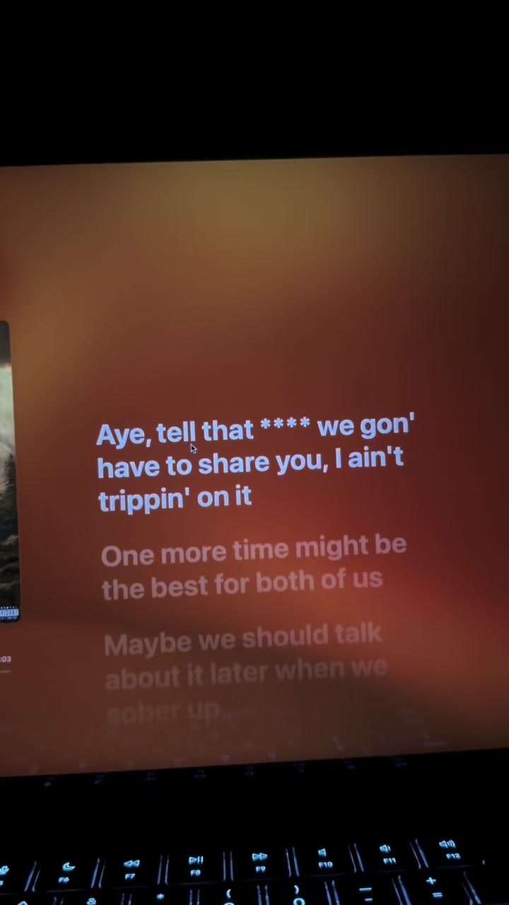 @🎧