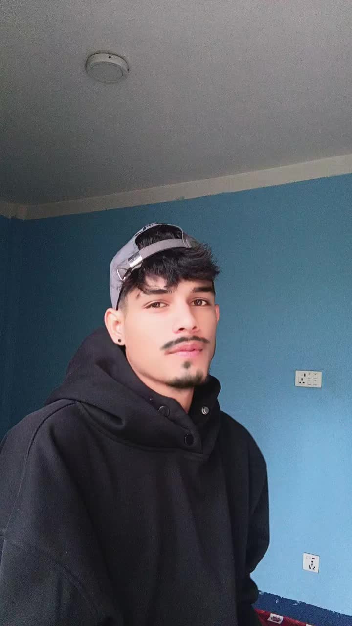 @Ãl éx bisty