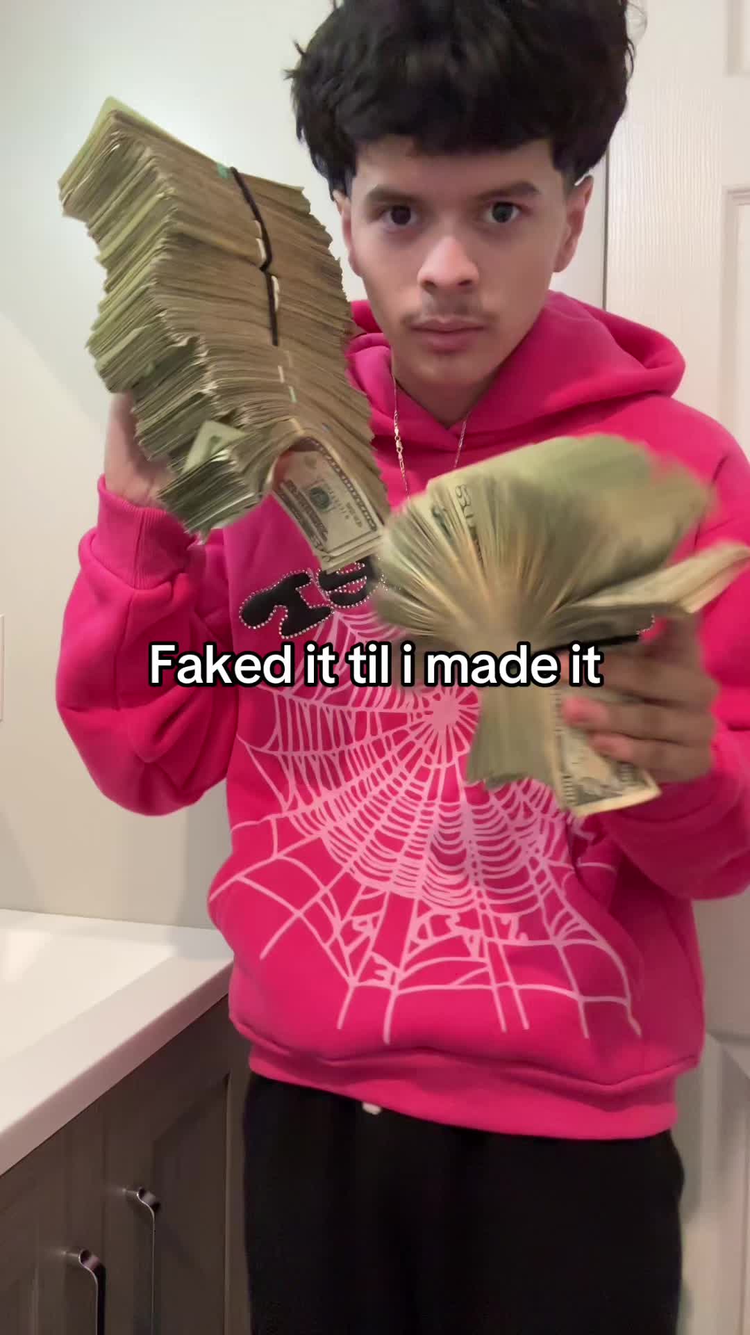 @trapped.julio