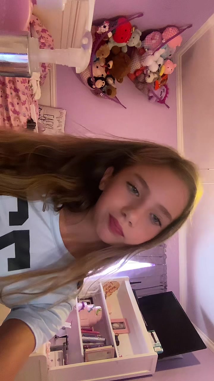 @Chloe parrot official account