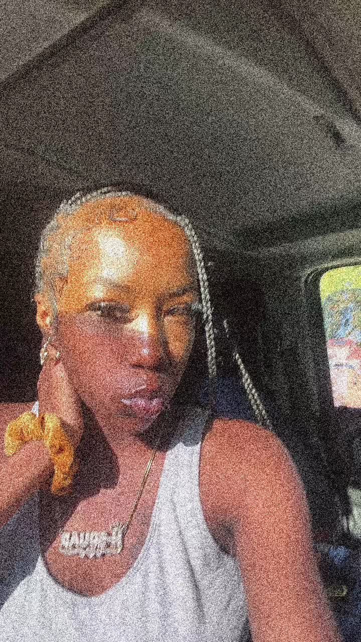 @iiilovveeehundosssss