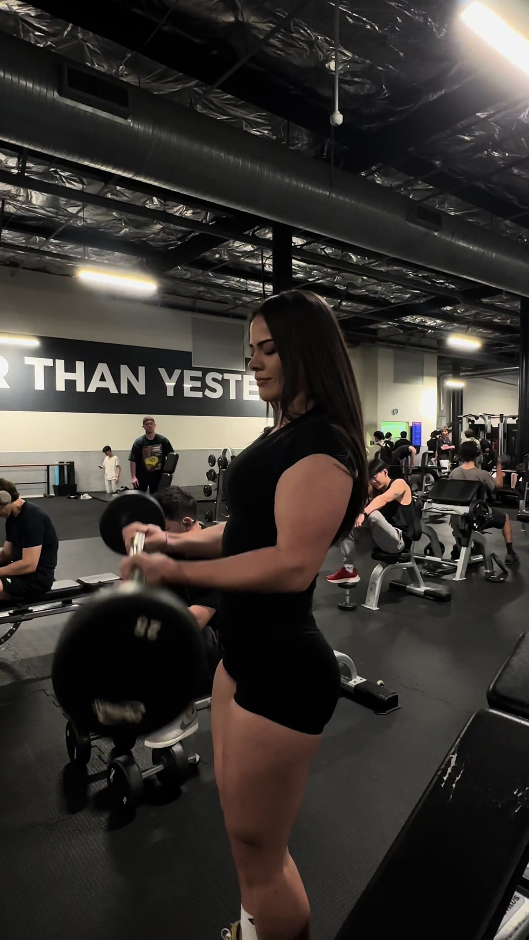 @Barbell brunette