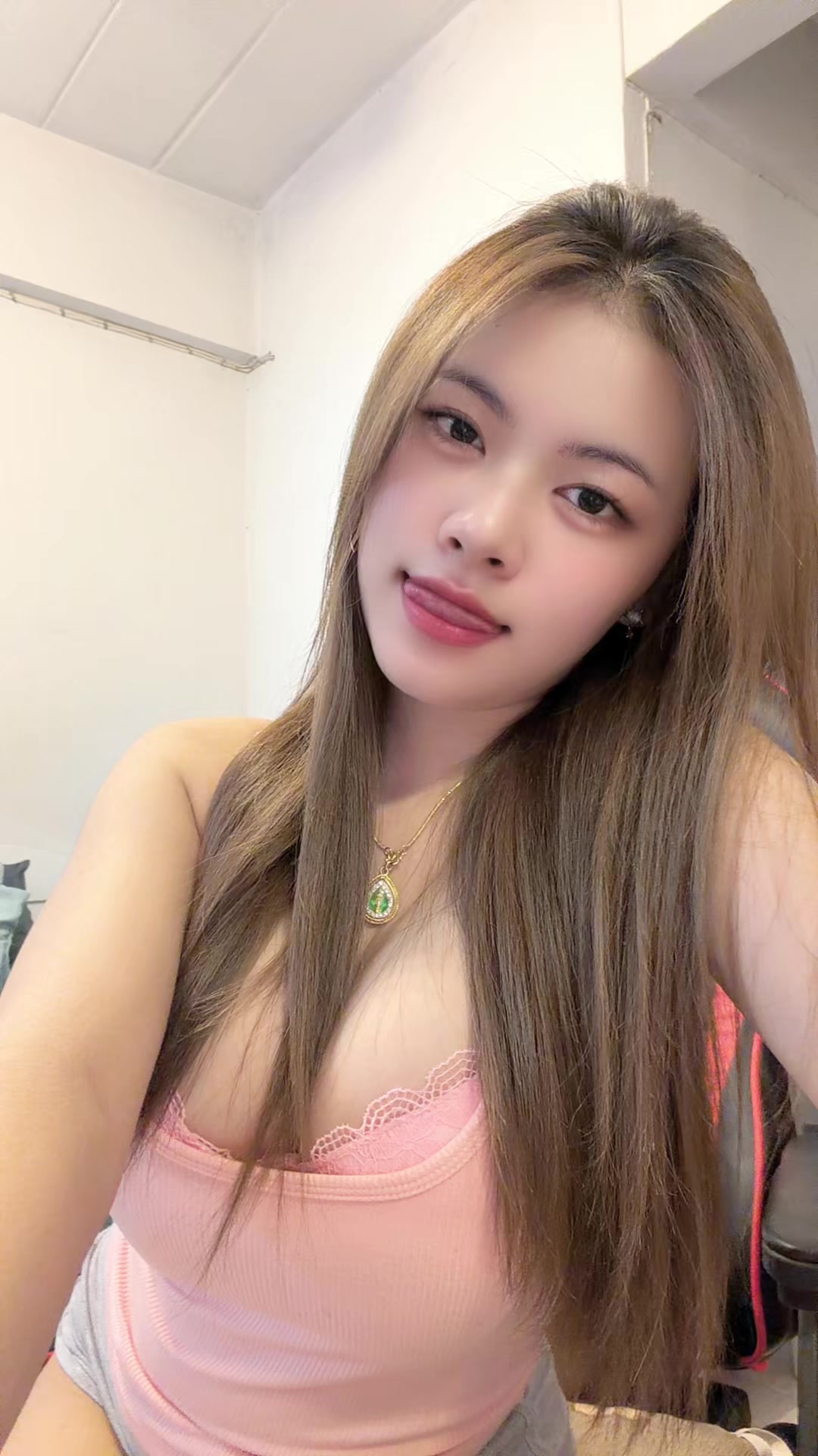 @เอมมี่(ช่องจริง200K)🌻🐳
