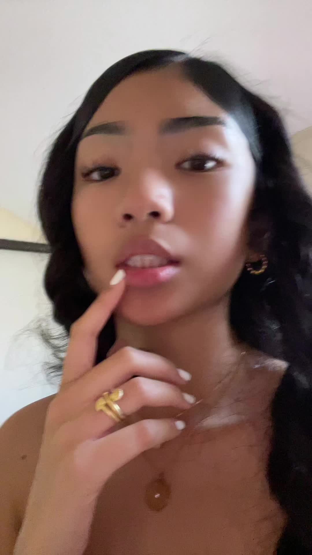 @⃟