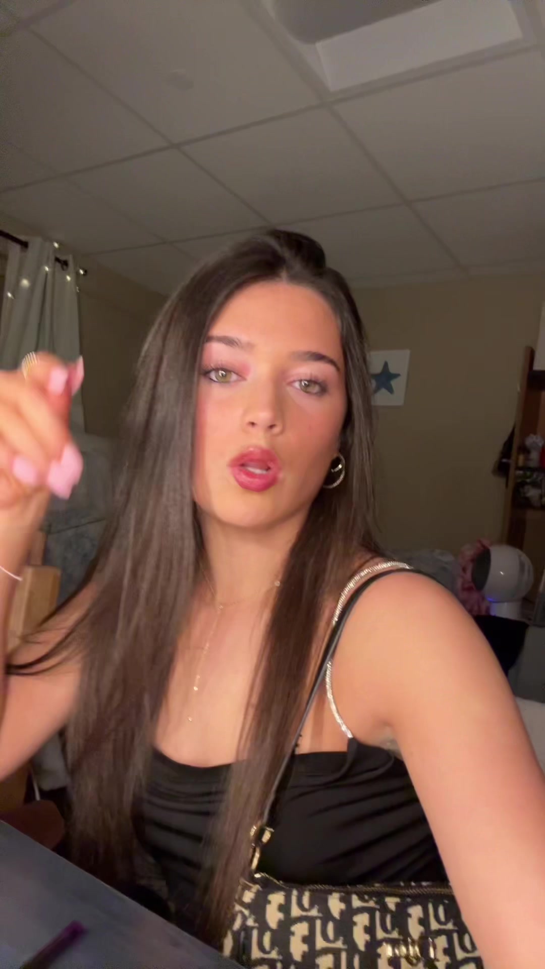 @emelia
