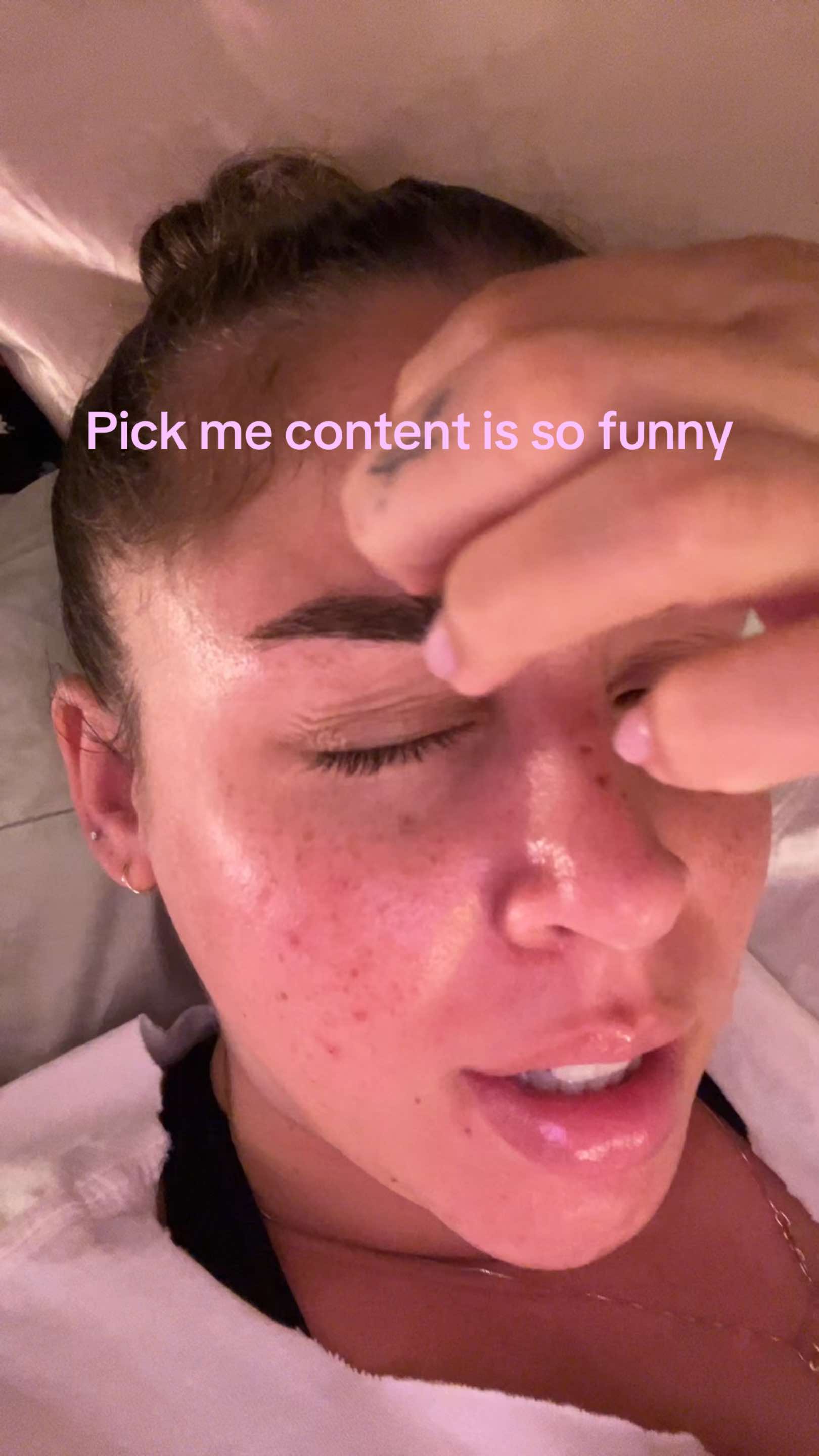 @zoefromtheinternet