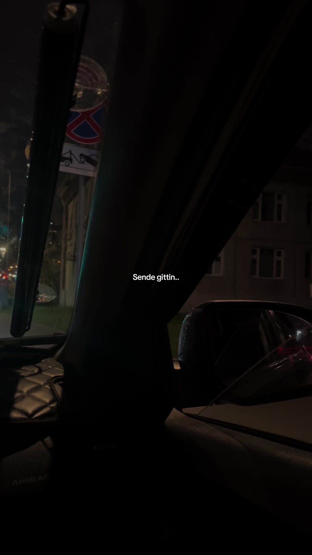 @𝓨.